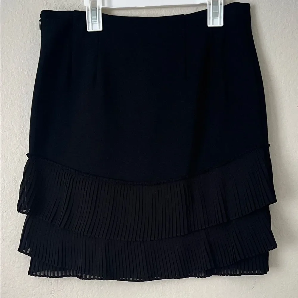 NWT ANN TAYLOR Black Pleated Ruffle Layered Skirt Black in Size 2
